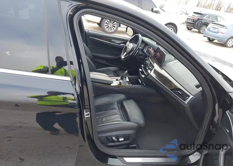 2019 BMW 540I z USA, uszkodzony, nr VIN WBAJE5C52KWW17939